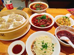 -诚铭记·虾仁汤包·成都小吃(融创店)