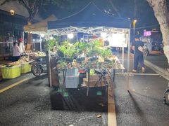 -吴山路夜市