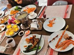 -飨食汇全日制餐厅·昆山皇冠假日酒店(九方店)