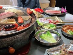 -围炉肉舍•炭烤活鳗•丹东海鲜烤肉(步行街店)