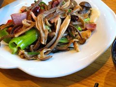 白参炒腊肉-妈妈的味道(和顺古镇店)