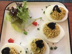 酿鸡蛋沙拉配鱼子酱-帕歌西班牙餐厅paco tapas