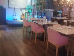 -樱花里音乐餐吧·牛扒椰子鸡(东圃店)