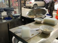 -何老二卤汁凉粉