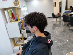 -摩度造型·烫发染发接发