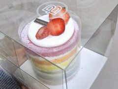 彩虹蛋糕切片-巴黎贝甜(银城东苑店)