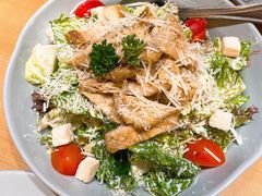 鸡肉沙拉-Lia Cafe Bar Restaurant松山咖啡屋