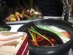 -钢管厂五区小郡肝串串香(奥克斯广场锦城万达店)