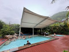 -十万大山布透温泉