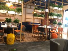 -渝信川菜 · 川味家常菜(财富购物中心店)
