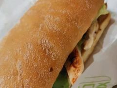 鸡胸肉牛油果夏巴特-麦当劳(中山公园龙之梦店)