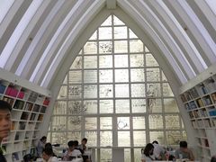 -钟书阁(松江泰晤士小镇店)