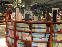 -新华书店(印象城店)