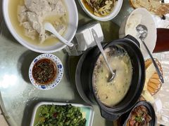 -土砂锅生态山庄·非遗砂锅雅鱼