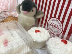 -红宝石·鲜奶小方·海派西点房(南丹店)