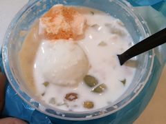 -志龙皇冠吃货椰子铺