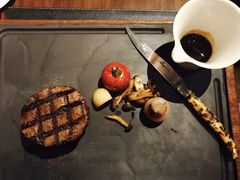 -恰餐厅及酒吧 CHAR Bar & Grill (北京丽都皇冠假日店)