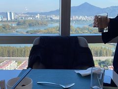 -湖景知味西餐厅•简餐轻食 自助餐(南京金茂威斯汀大酒店)