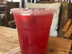草莓洛神花冰茶-MANYU COFFEE(广渠门店)