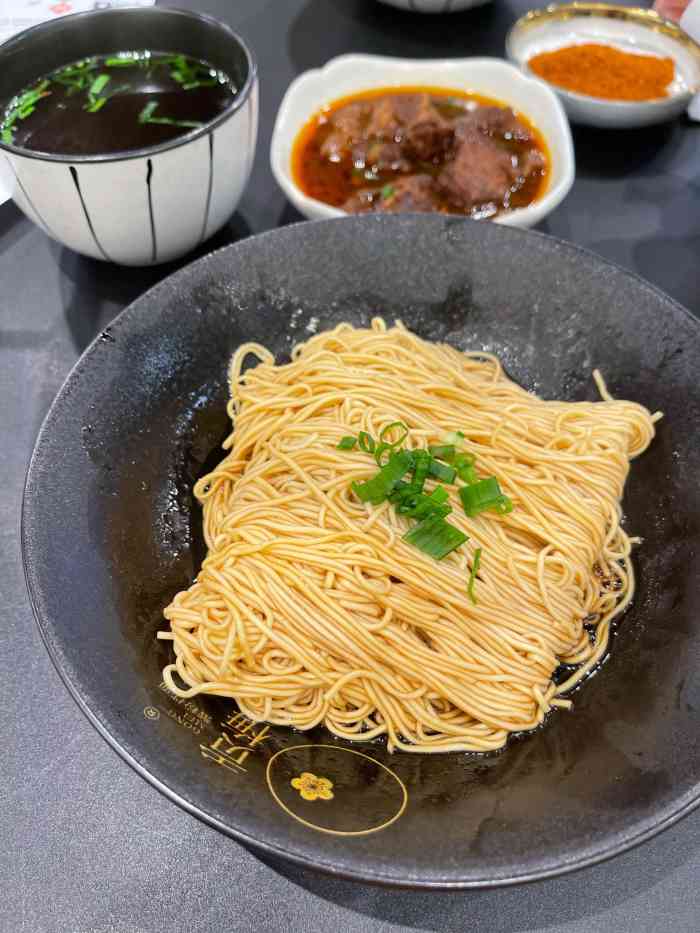 贡梅·蟹粉拌面(818广场店)-"难得一家店给五星!确实很不错!