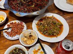 -乡土特色.冷锅鱼.牦牛肉汤锅