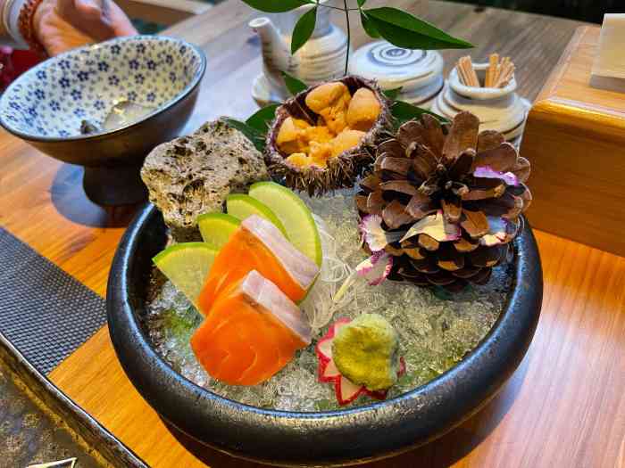 孟君和食-"在南宁的青秀区,有一家高端定制的日料店—.