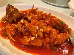 松子大黄鱼-东方明珠老上海8号餐厅