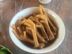 鲍鱼汁鸡爪-满記土窑烧鷄波浪山莊