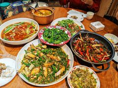 -郭婆婆疯子鸡·土货江湖菜馆