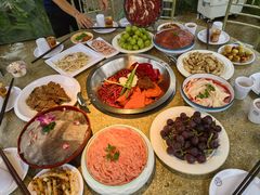 -茅草房·河畔园林火锅