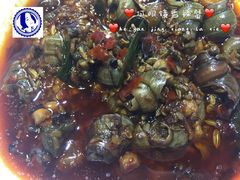 -凤凰路何眼镜香辣蟹(花果园店)