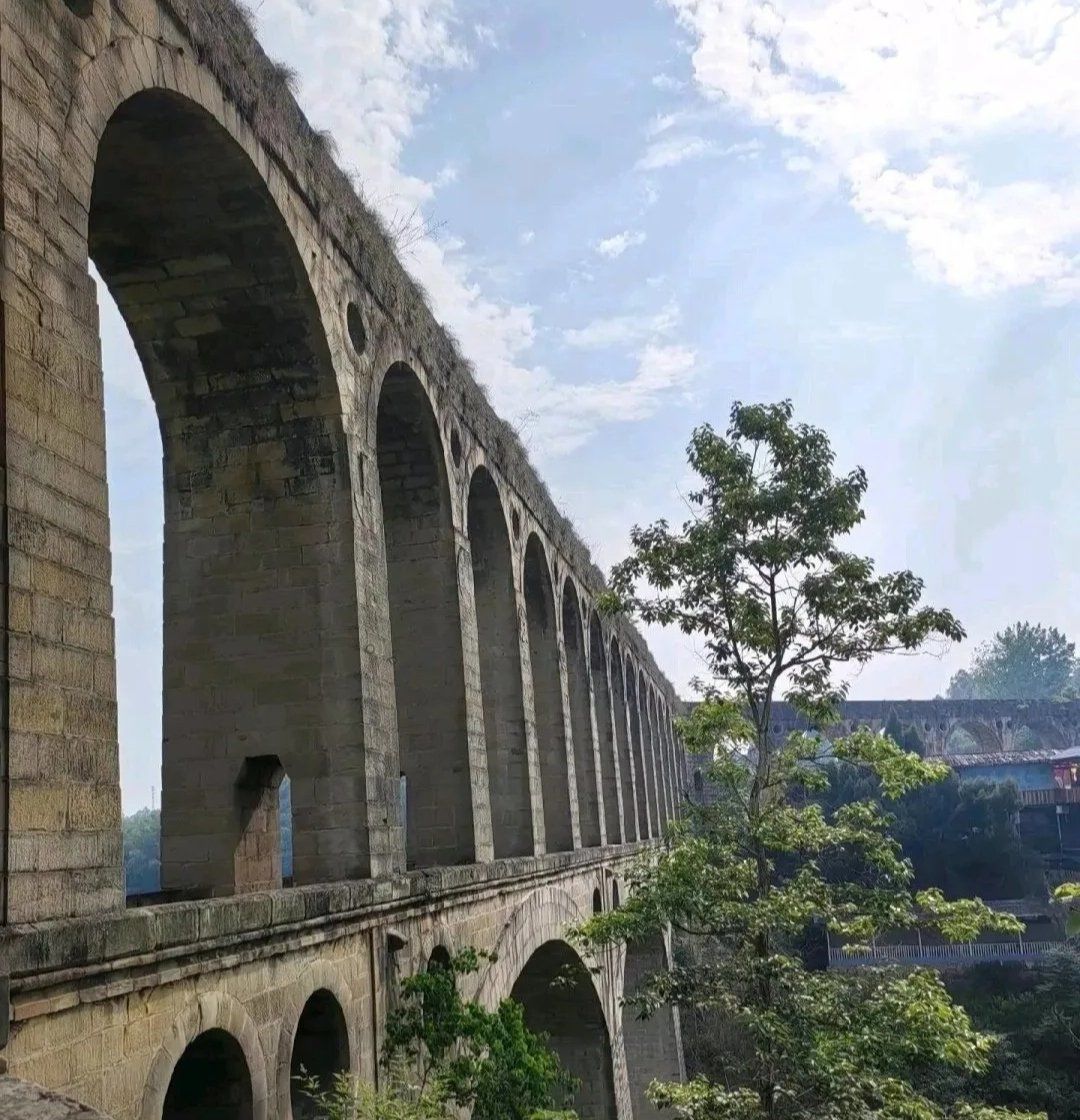 威远县友谊渡槽,宏伟壮观的水利工程,见证