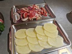 -围炉肉舍•炭烤活鳗•丹东海鲜烤肉(步行街店)