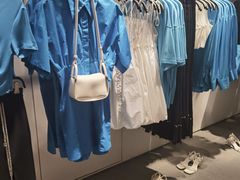 -URBAN REVIVO(欢乐海岸购物中心店)