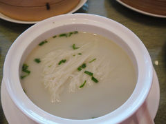 鱼汤小刀面-桂花楼淮扬中餐厅(浦东香格里拉店)