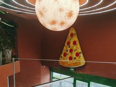 -Dragon Pizza•圆脸龙披萨·牛排餐厅