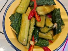 酸辣黄瓜-晓彭肥肠鸡·泡椒鸡火锅(水木天地店)