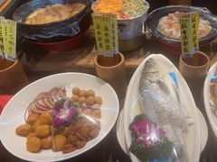 -帅巴人舅母子腊蹄民俗村