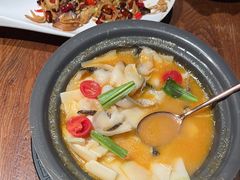 版纳野果酸汤鱼-云海肴云南菜(美罗城店)