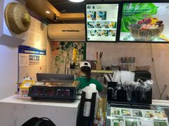 -津椰本·海南正宗椰奶清补凉(店一店)