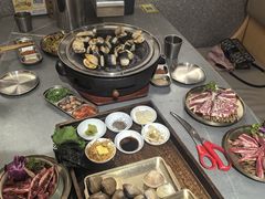 -围炉肉舍•炭烤活鳗•丹东海鲜烤肉(步行街店)