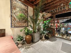 -小锅巴纳西餐厅