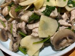 雪菜蘑菇时笋炒肉-百家鲜·杭帮菜