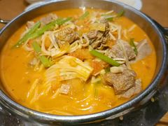 番茄牛腩锅仔-秦香阁·西北家常菜(徐汇日月光中心店)