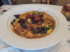 -景月阁空中食府(希尔顿酒店)