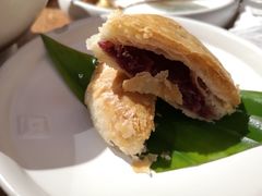 玫瑰鲜花饼-云海肴·汽锅鸡·云南菜(美罗城店)