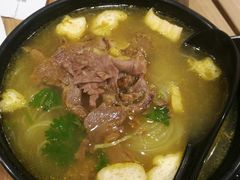 牛肉咖喱粉丝汤-小杨生煎(香港名都店)