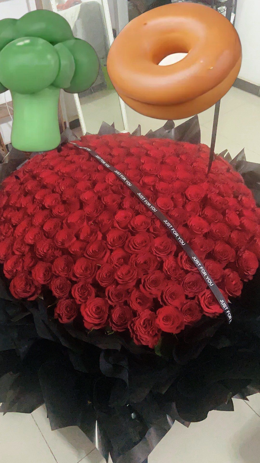 199朵玫瑰原来这么大!