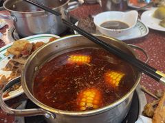 -四囍码头海鲜烧烤自助火锅(外滩南京东路悦荟广场店)