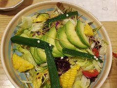 满满的牛油果沙拉-小句号·精致料理(江南环球港店)